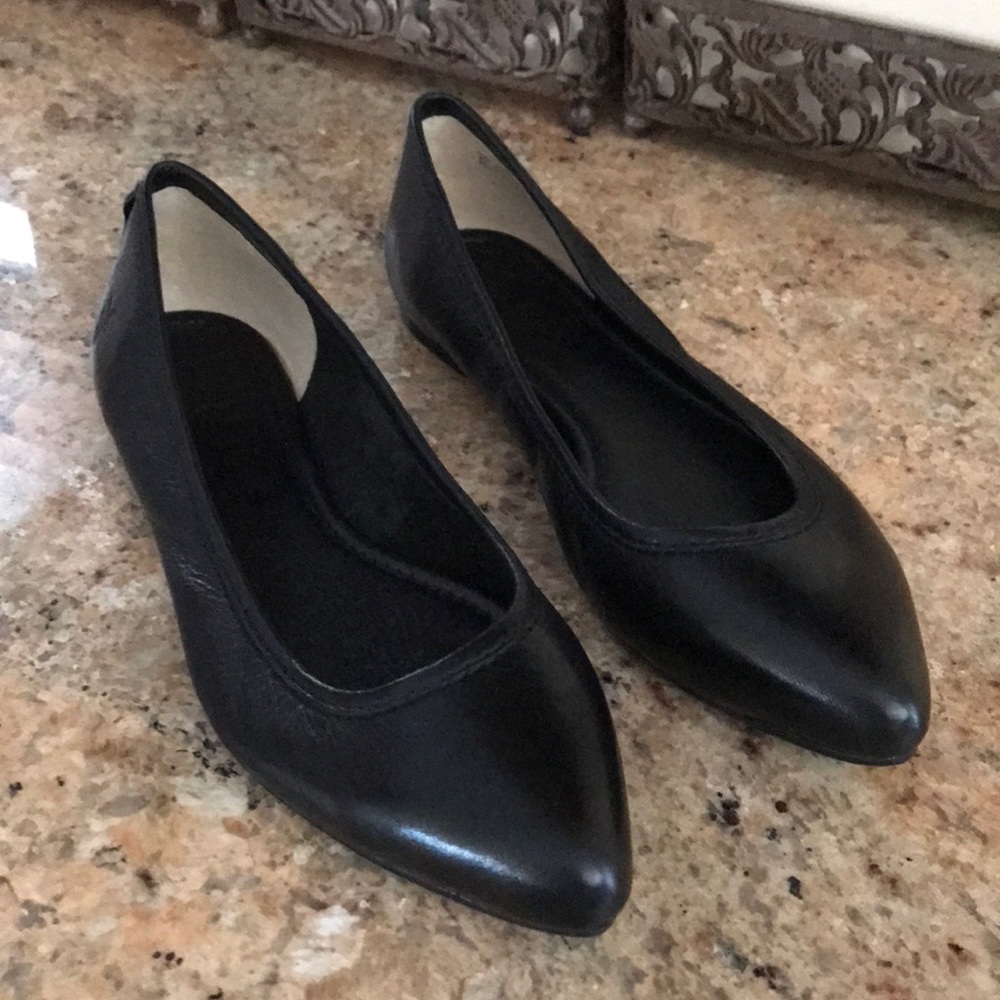 NWOT Frye Regina Flats